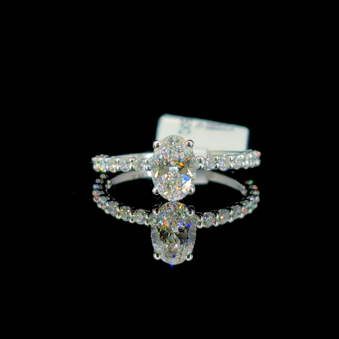 1.71 Carat Oval Lab Diamond White Gold 2.20 Gram 14 Karat Engagement Ring - Size: 8.5