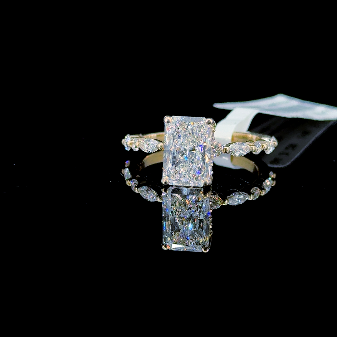 2.78 Carat Radiant Lab Diamond Yellow Gold 3.28 Gram 14K Engagement Ring - Size: 7
