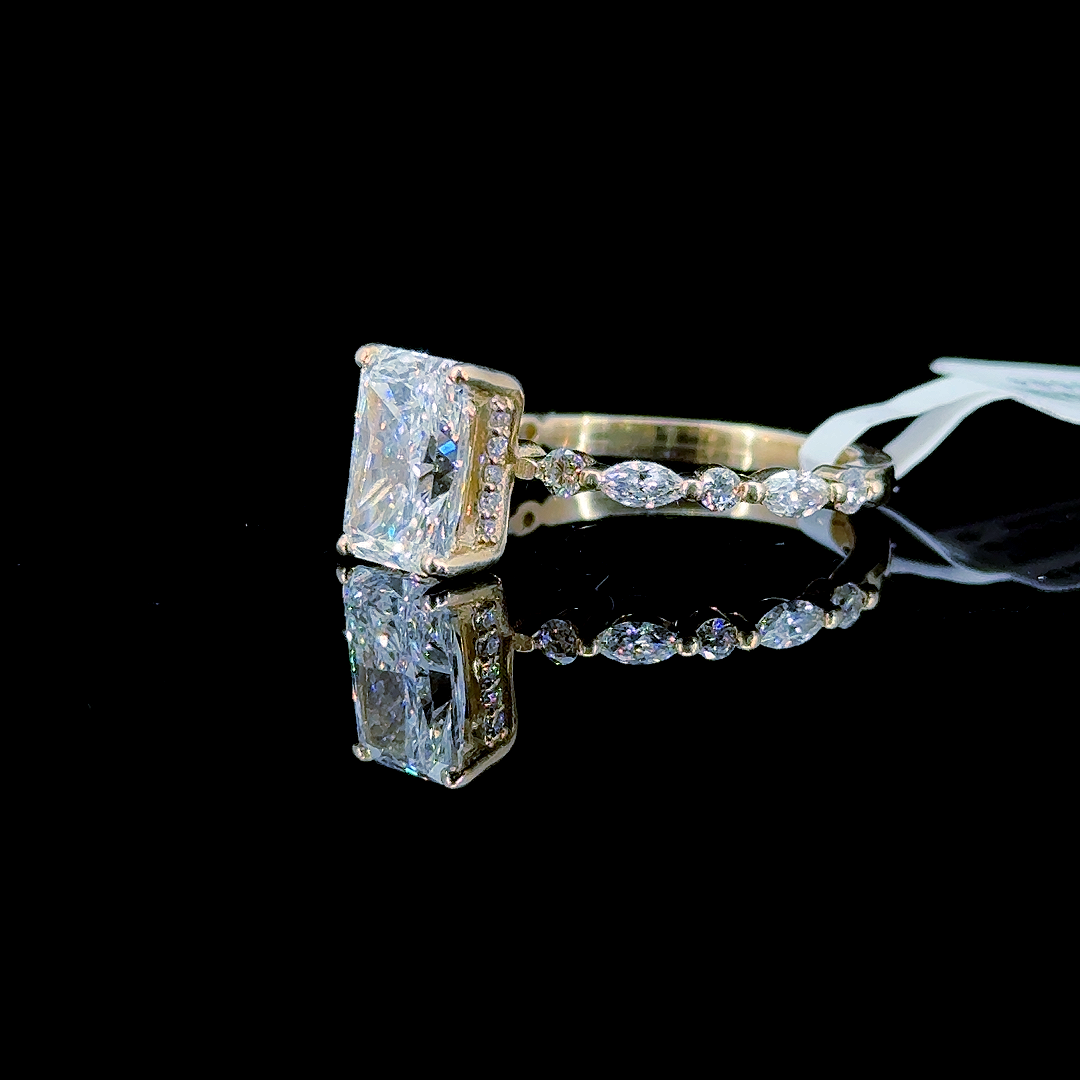 2.78 Carat Radiant Lab Diamond Yellow Gold 3.28 Gram 14K Engagement Ring - Size: 7