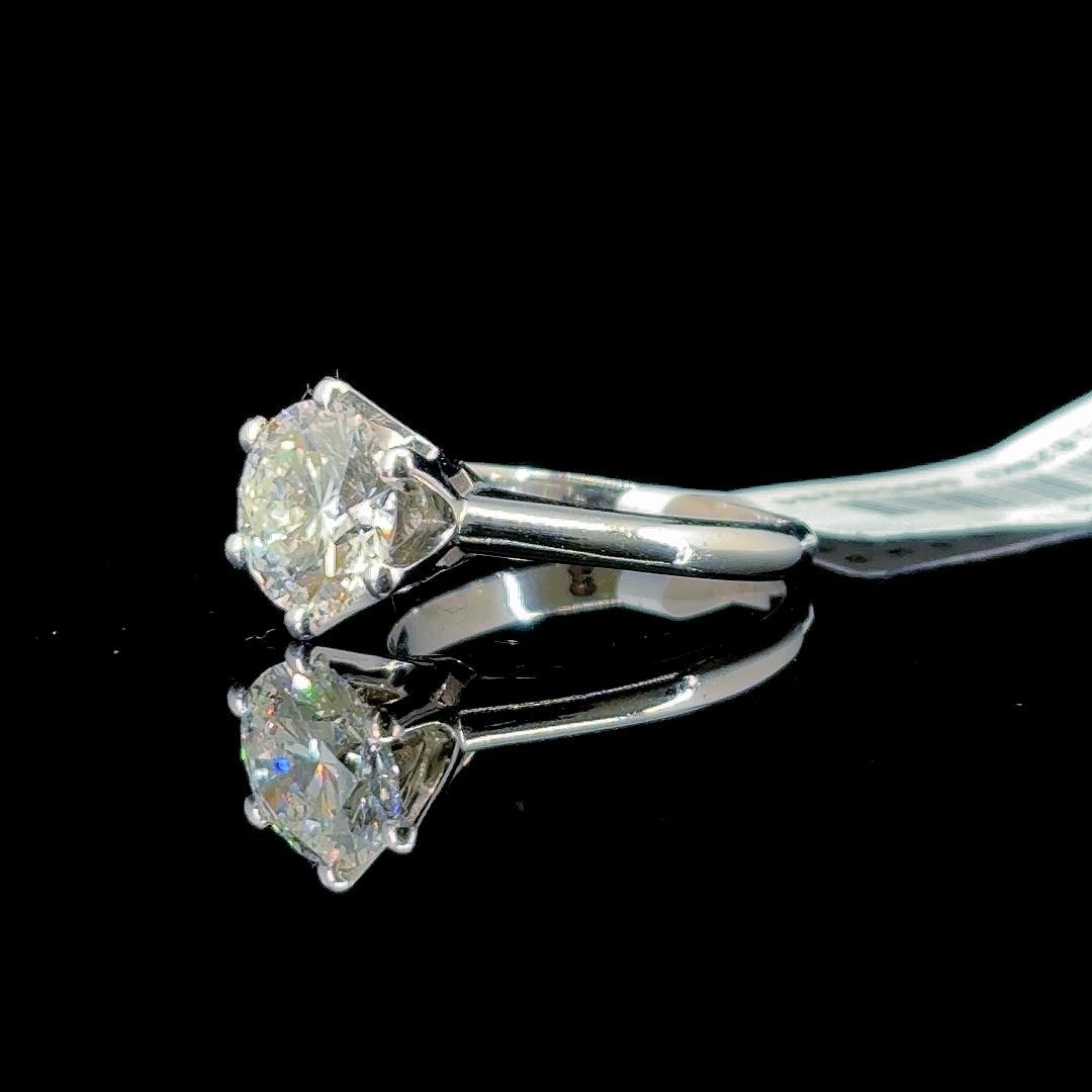 2.52 Carat Round Lab Diamond White Gold 4.21 Gram 14 Karat Engagement Ring - Size: 7