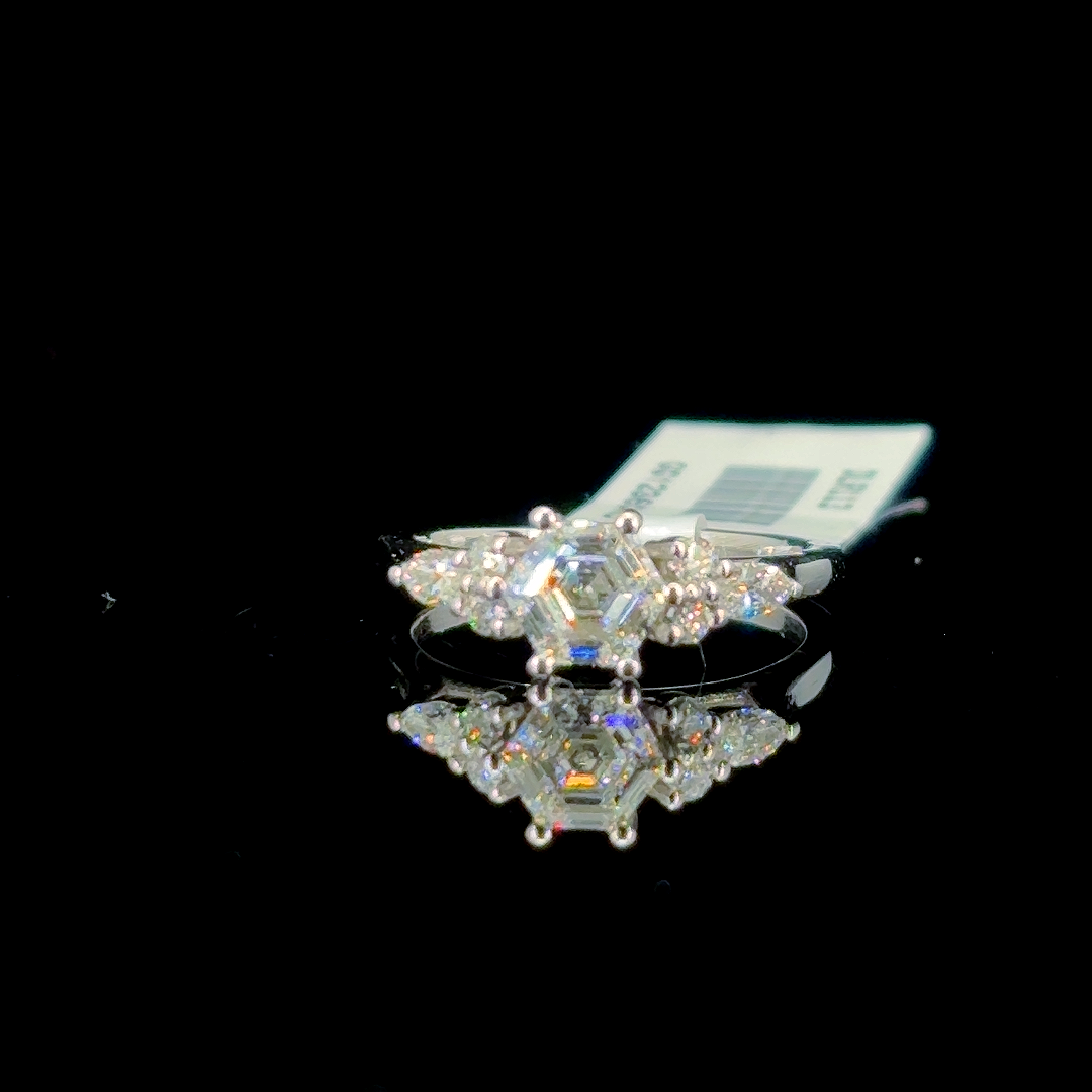 1.16 Carat Hexagon Lab Diamond White Gold 3.28 Gram 14 Karat Engagement Ring - Size: 6