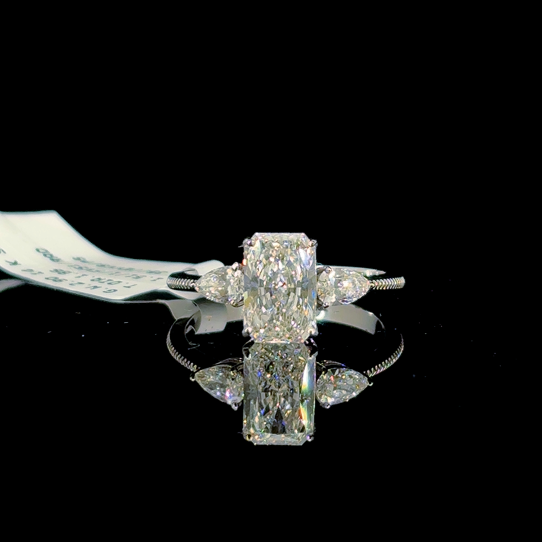 1.86 Carat Radiant Lab Diamond White Gold 2.90 Gram 14 Karat Engagement Ring - Size: 6.5