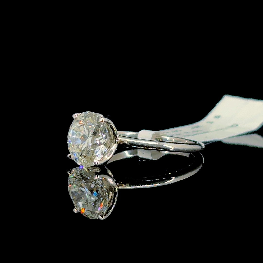 2.91 Carat Round Lab Diamond White Gold 3.65 Gram 18 Karat Engagement Ring - Size: 5.5