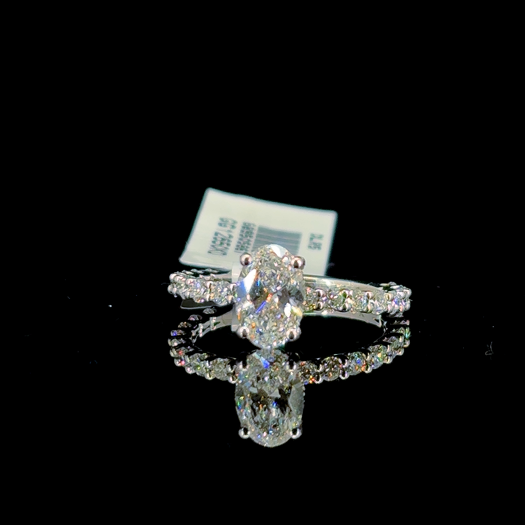 1.71 Carat Oval Lab Diamond White Gold 2.05 Gram 14 Karat Engagement Ring - Size: 5