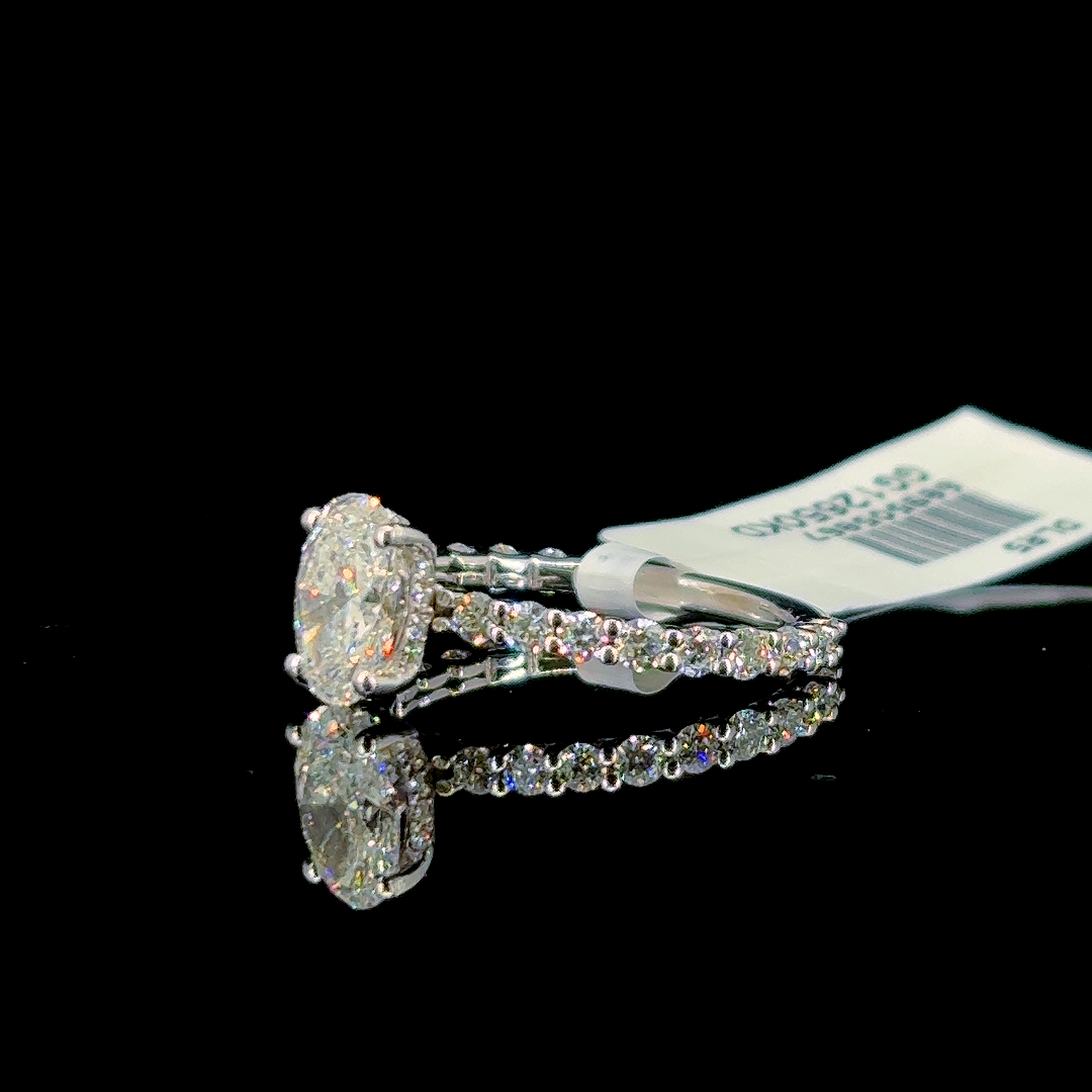 1.71 Carat Oval Lab Diamond White Gold 2.05 Gram 14 Karat Engagement Ring - Size: 5
