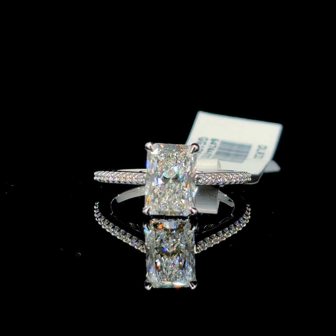 2.56 Carat Radiant Lab Diamond White Gold 3.42 Gram 14 Karat Engagement Ring - Size: 5.75