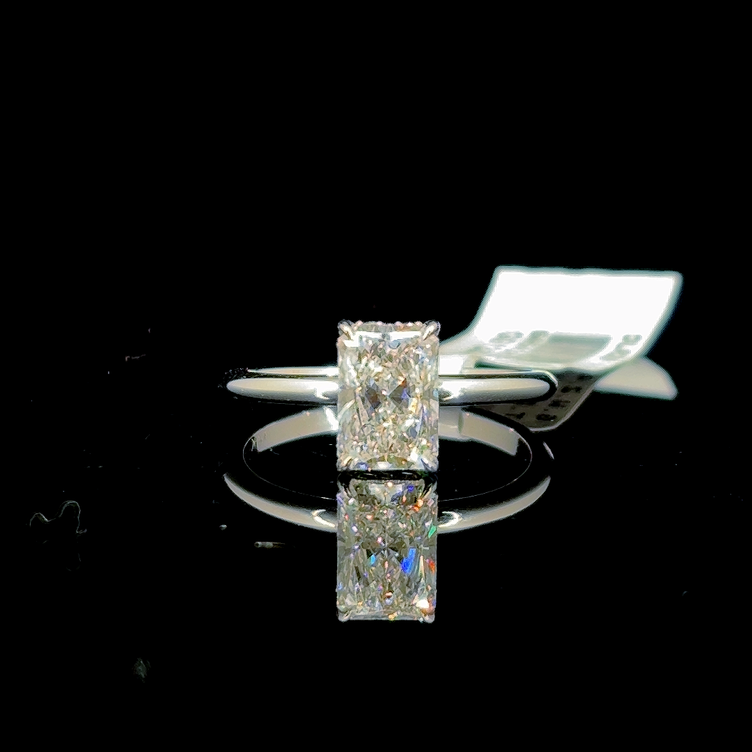 1.69 Carat Radiant Lab Diamond White Gold 2.46 Gram 14 Karat Engagement Ring - Size: 7