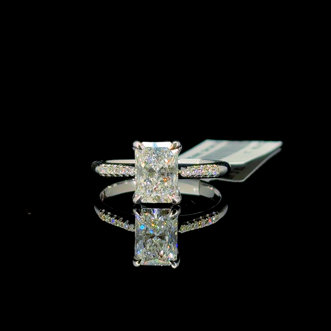 1.66 Carat Radiant Lab Diamond White Gold 3.87 Gram 18 Karat Engagement Ring - Size: 7