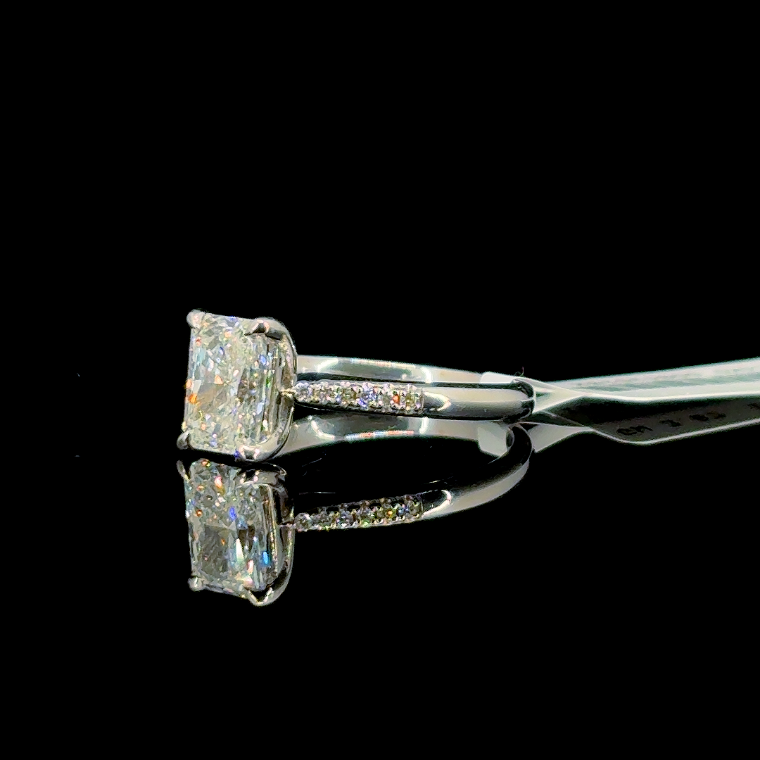 1.66 Carat Radiant Lab Diamond White Gold 3.87 Gram 18 Karat Engagement Ring - Size: 7