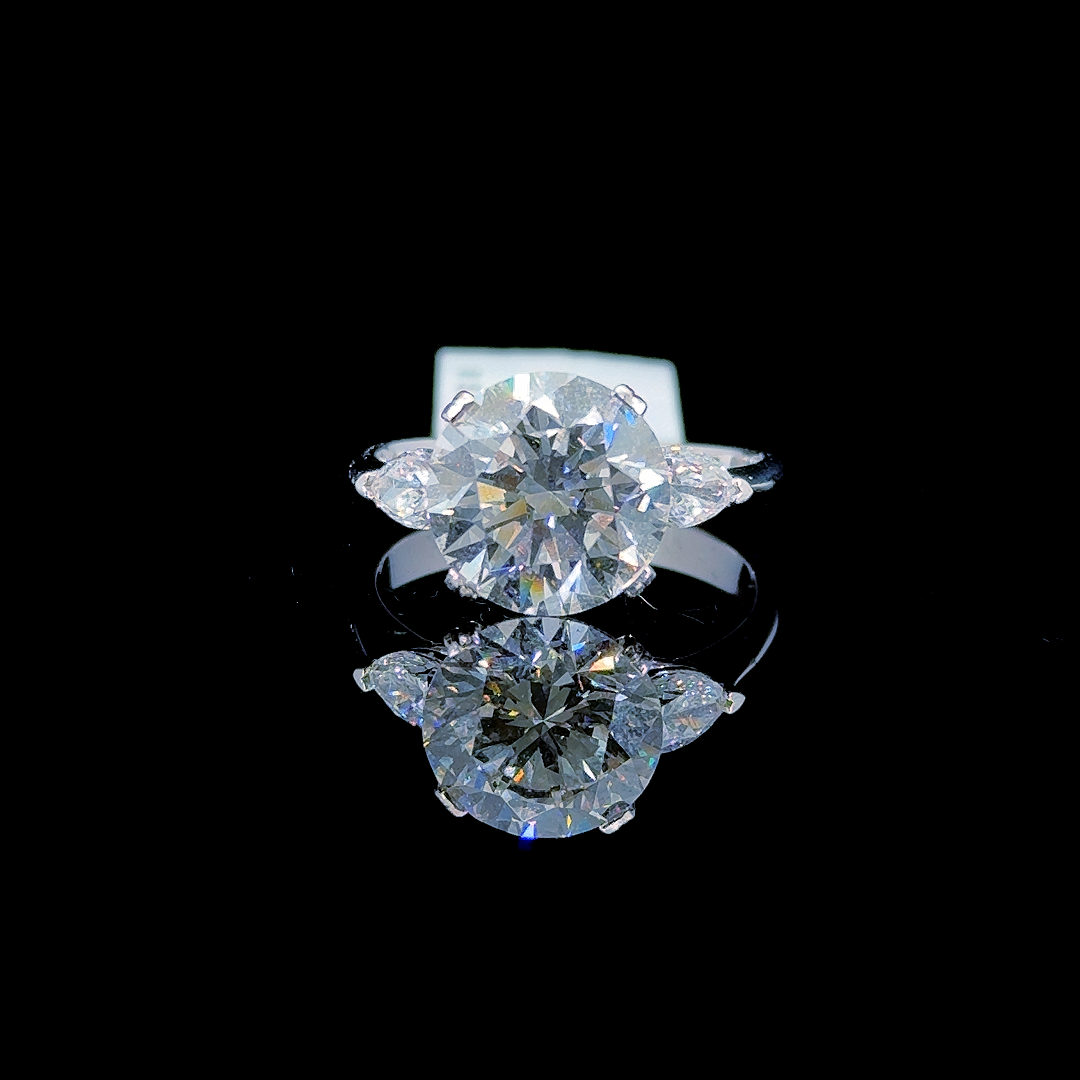 5.54 Carat Round Lab Diamond White Gold 3.79 Gram 14K Engagement Ring - Size: 8