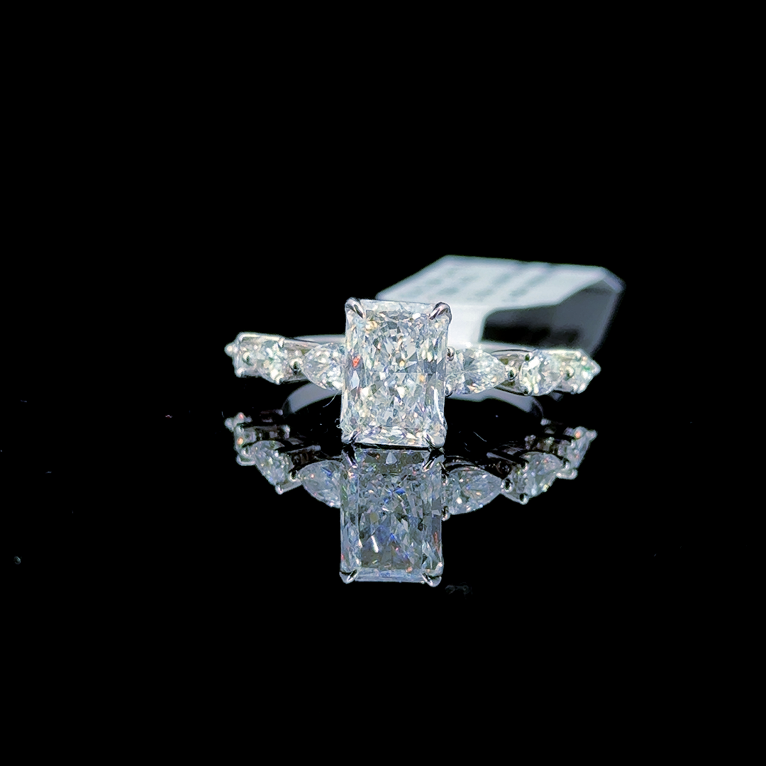 2.91 Carat Radiant Lab Diamond White Gold 3.24 Gram 14K Engagement Ring - Size: 7