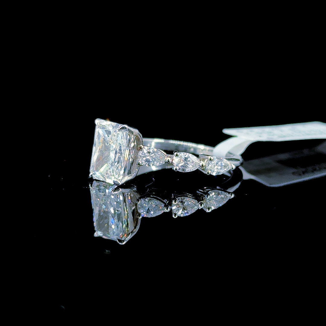2.91 Carat Radiant Lab Diamond White Gold 3.24 Gram 14K Engagement Ring - Size: 7